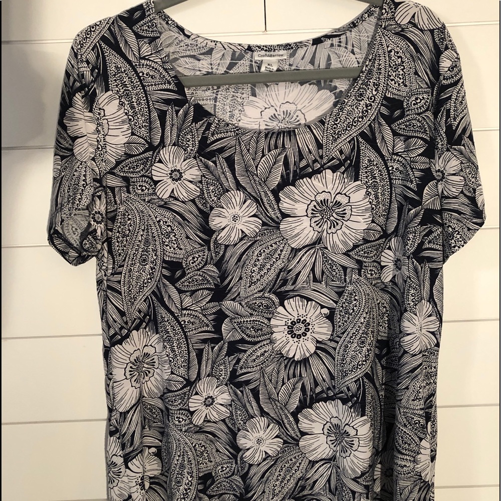 Croft and Barrow XL Navy and White blouse